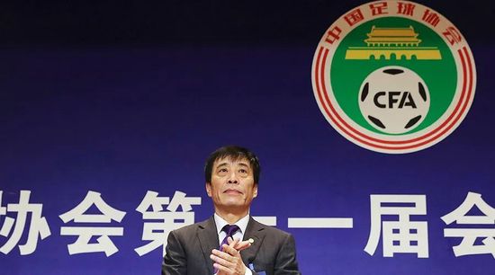 班长解开乳罩胸又大又软